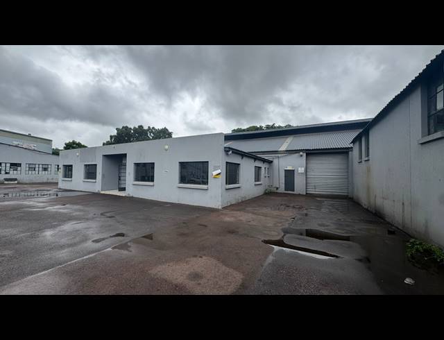 1,330M² WAREHOUSE TO LET IN PRETORIA WEST
